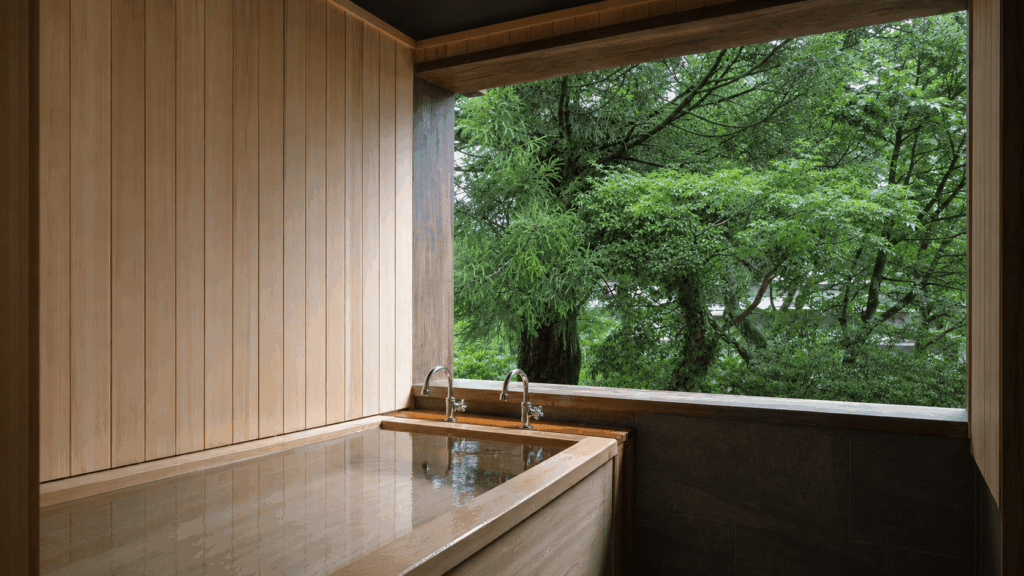 Historic guest room with private onsen at Matsuzakaya Honten