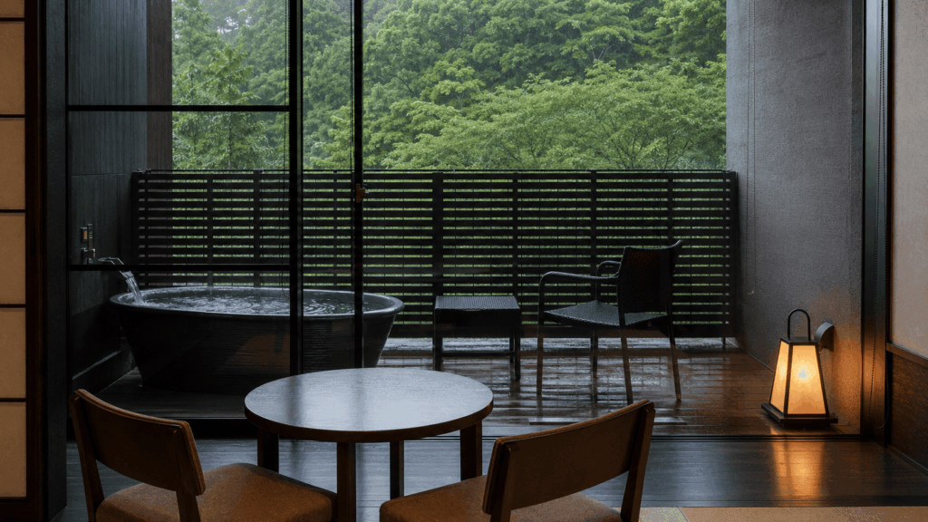 Private open-air onsen room at Hakone Kowakien TEN-YU
